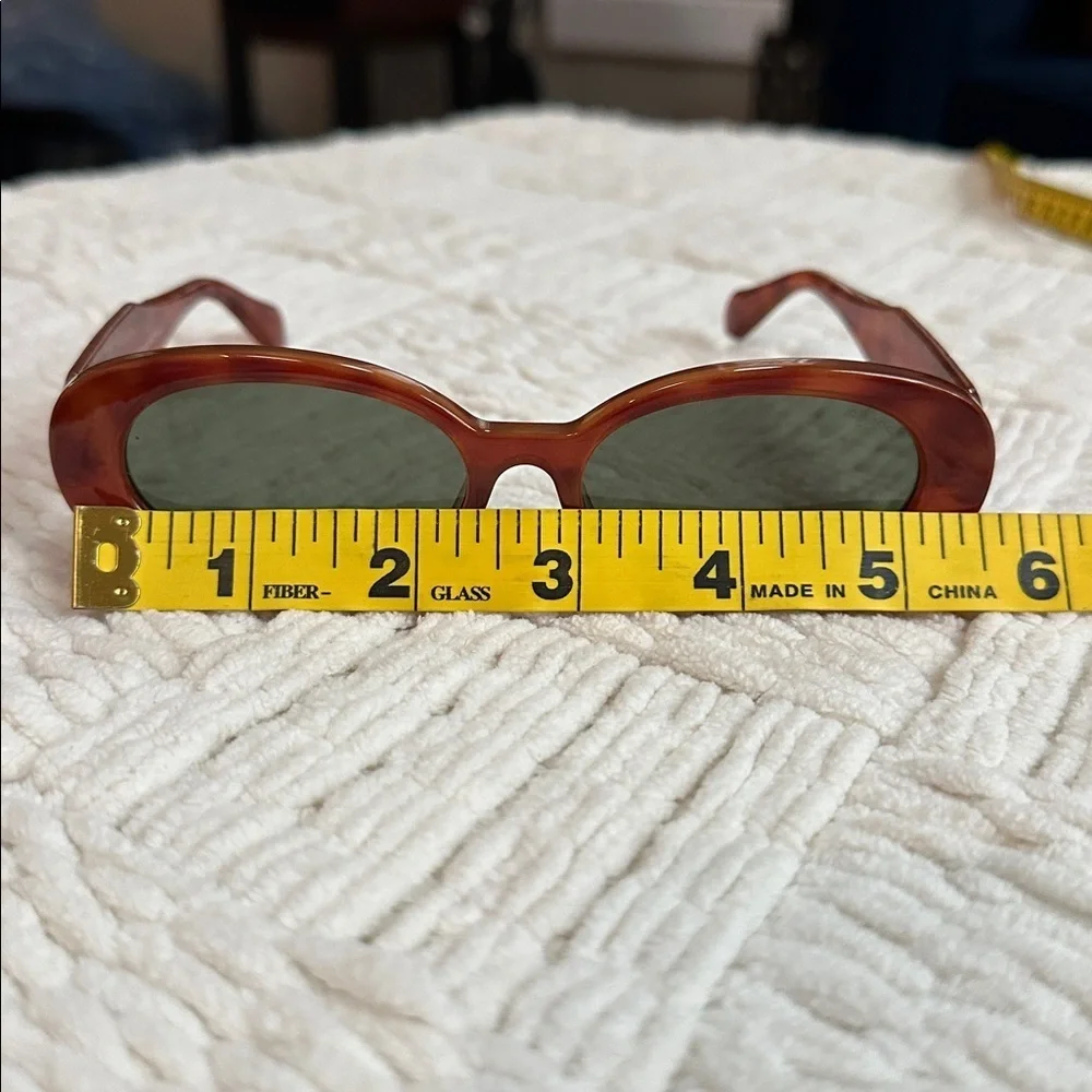 Sojos retro oval shaped sunglasses in tortoise shell shade